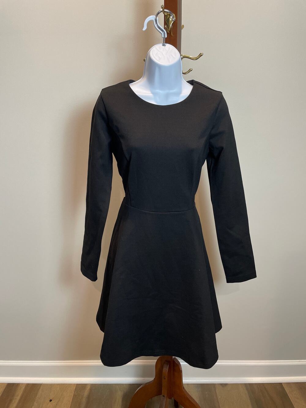Lulus Black Long‑Sleeve Fit‑and‑Flare Scoop‑Neck Dress Size M